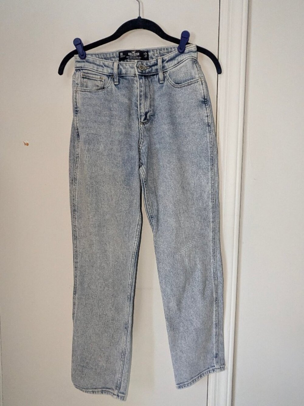 Hollister Curvy High‑Rise Mom Jeans – W24 L27